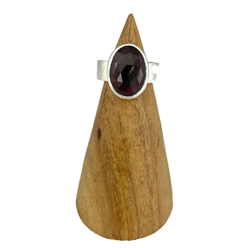 Garnet Ring – Size 7