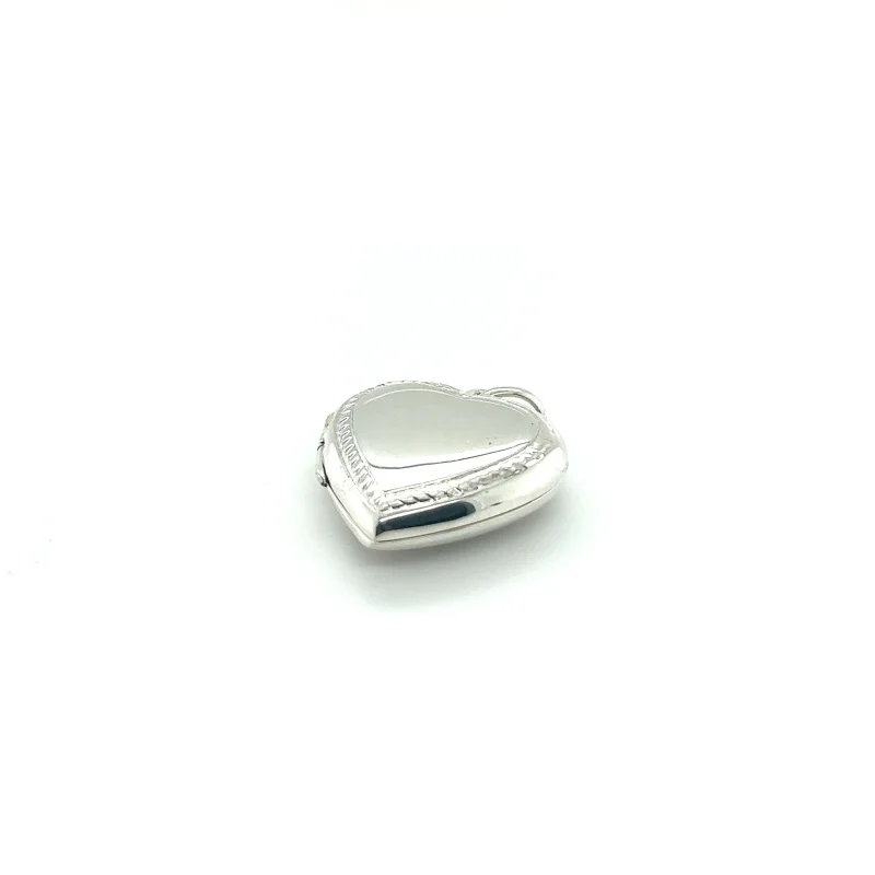 Heart Locket with Delicate Rope Border