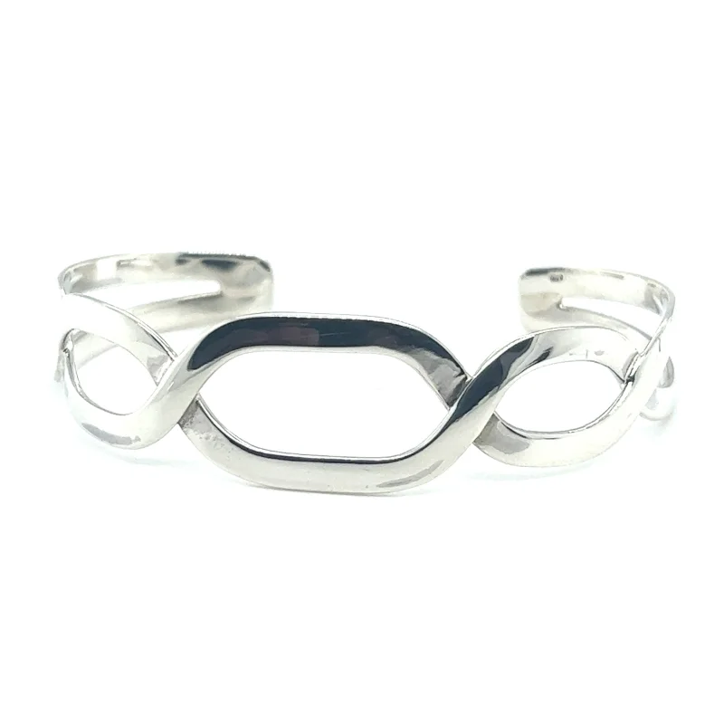 Elongated Oval Twisted Cuff