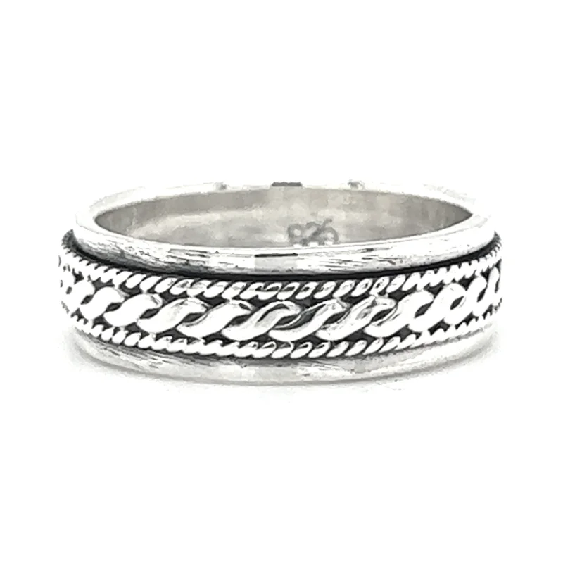 Spinner Ring With Rope Design