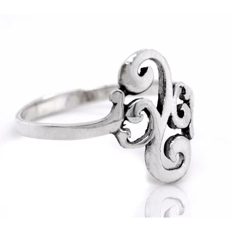 Stylish Swirl Ring