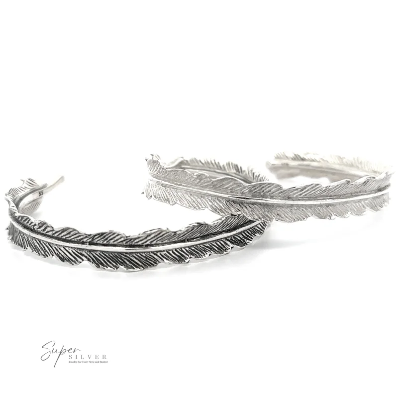 Detailed Feather Cuff