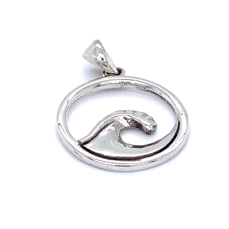 Serene Wave Pendant
