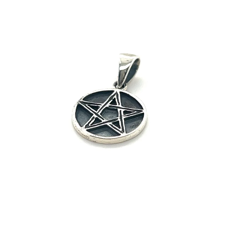 Bewitching Delicate Pentagram Pendant